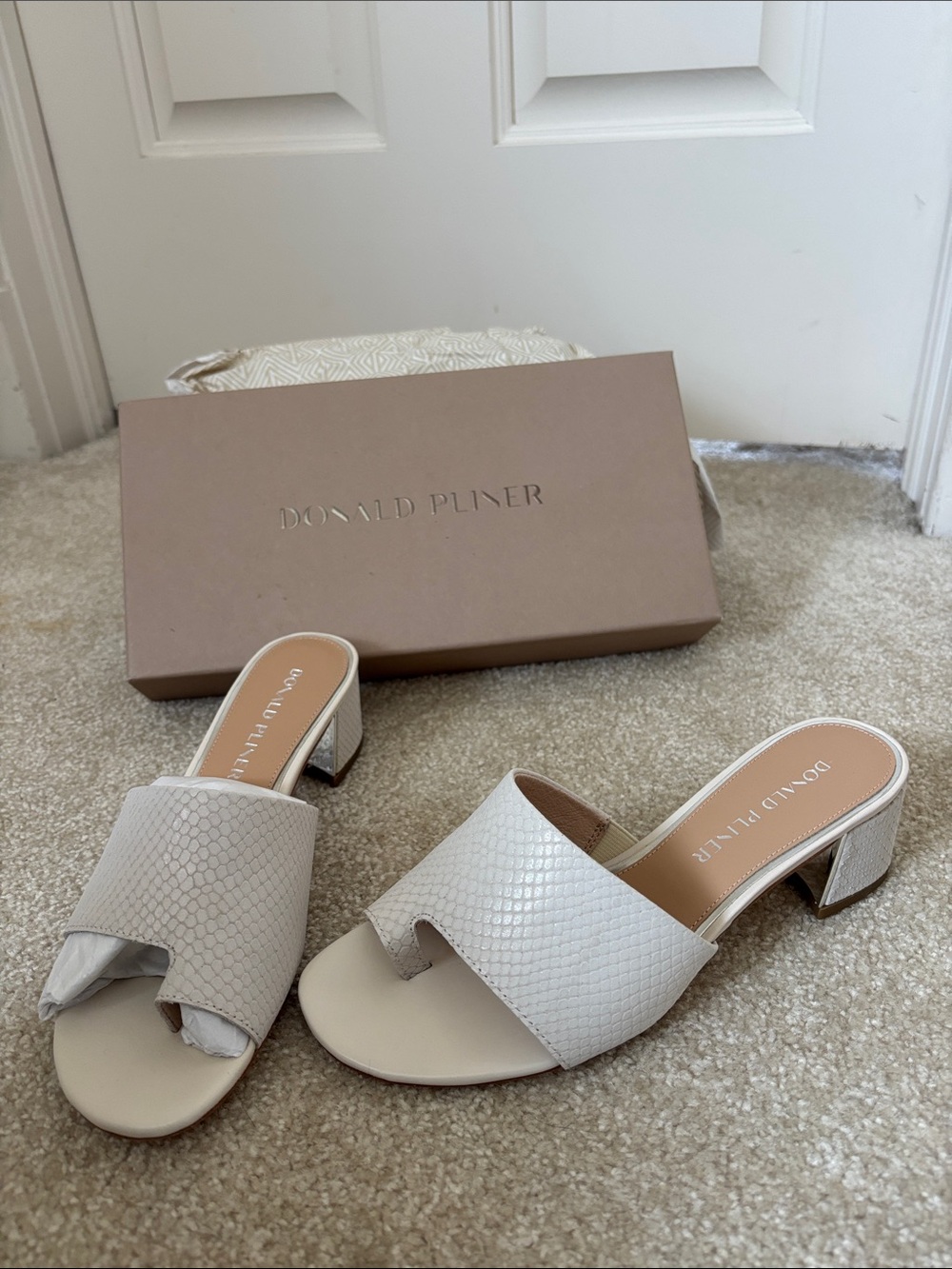 Donald J. Pliner White Textured Toe-Slit Block Heel Mules